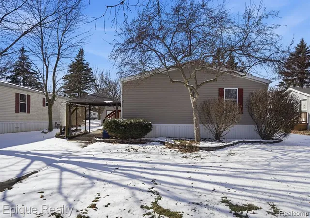 Homes for sale in Flushing, MI | 271 Lovell Ct, Flushing, MI 48433 | MLS# 60959907