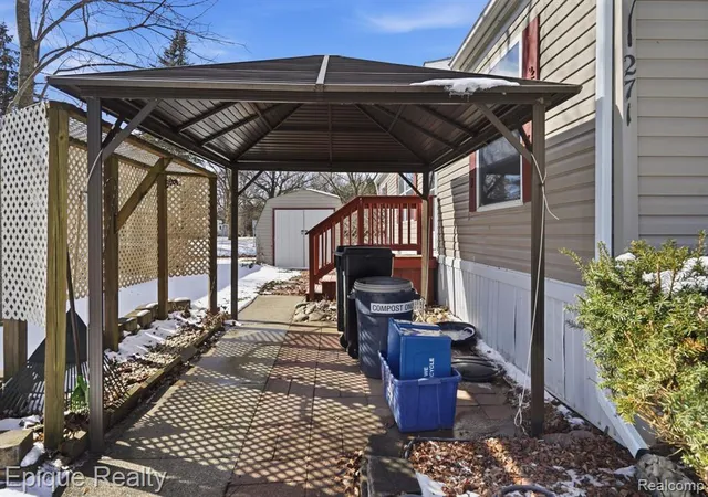 Homes for sale in Flushing, MI | 271 Lovell Ct, Flushing, MI 48433 | MLS# 60959907