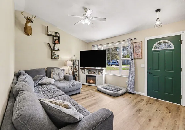 Photo 4 of Sale Pending at 2151 Conetree Rd, Traverse City, MI 49685 | MLS# 50207398 | Listing updated on 2026-05-20