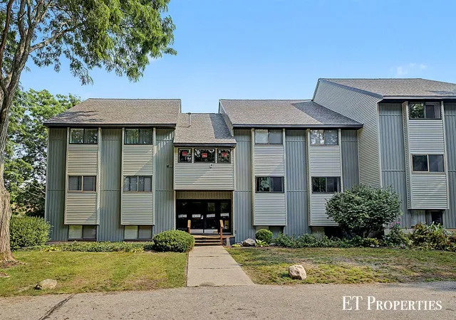 2nd image of 6681 Boca Vis Dr, Rockford, MI 49341-9653
