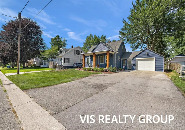 Homes for sale in Coopersville, MI | 453 Lincoln St, Coopersville, MI 49404 | MLS# 70544253