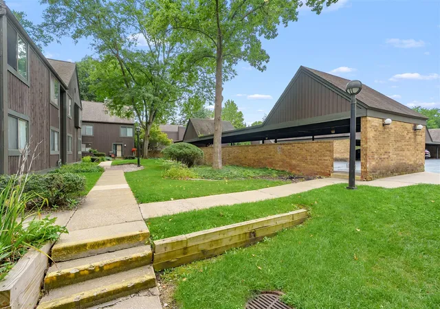 31st image of 238 Falkirk Ct, Kalamazoo, MI 49006 | MLS# 70553335