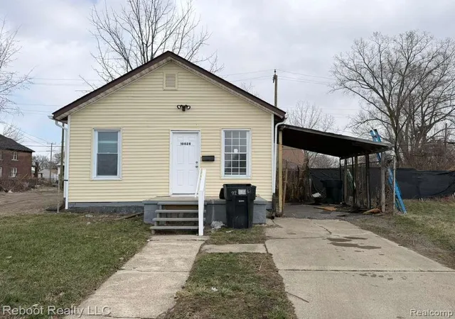 2nd image of 10028 Petoskey Ave, Detroit, MI 48204 | MLS# 60976983