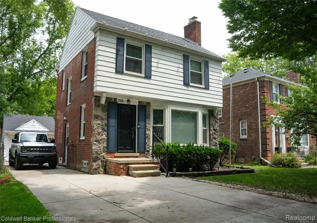 Homes for sale in Grosse Pointe Woods, MI | 1168 N Vernier Rd, Grosse Pointe Woods, MI 48236 | MLS# 61007079