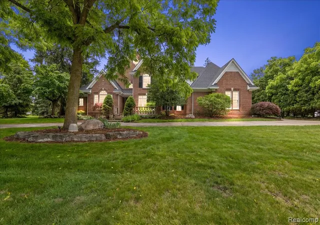 Photo 1 of Single family home for sale at 5022 Lone Pine Ln, Bloomfield Hills, MI 48302 2524 | MLS# 61024482 | Listing updated on 2026-09-14