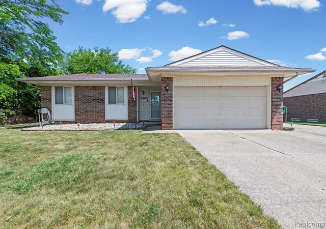 Homes for sale in Romulus, MI | 23888 Cedar Ridge Dr, Romulus, MI 48174 | MLS# 61008660