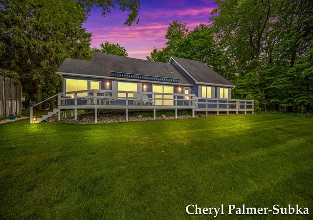Homes for sale in Montague, MI | 8409 Chuckanut Dr, Montague, MI 49437 | MLS# 70538733