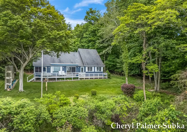 Homes for sale in Montague, MI | 8409 Chuckanut Dr, Montague, MI 49437 | MLS# 70538733