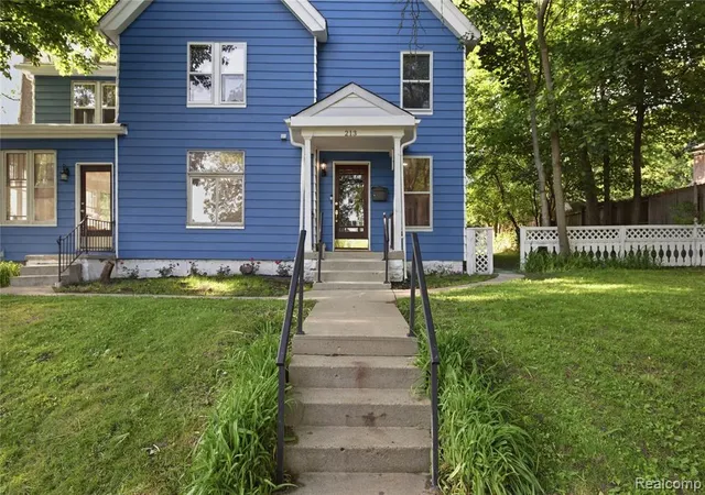 Homes for sale in Ypsilanti, MI | 213 Maple St, Ypsilanti, MI 48198 | MLS# 60999754