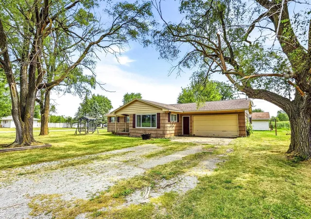 1st image of 5098 S Venoy Rd, Saginaw, MI 48604 | MLS# 50218136