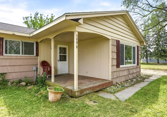 image of 5098 S Venoy Rd, Saginaw, MI 48604 | MLS# 50218136