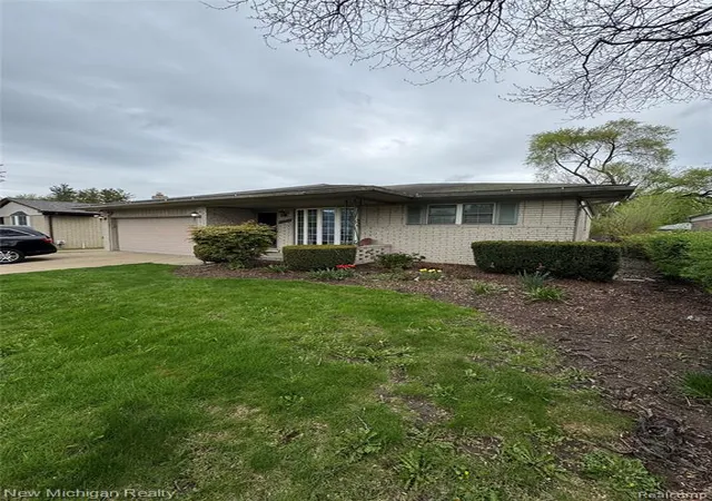 Homes for sale in Fraser, MI | 31090 Mc Namee, Fraser, MI 48026 | MLS# 60989238
