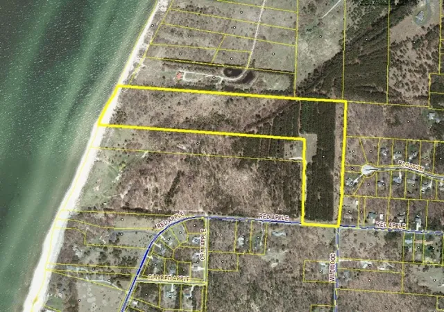 Homes for sale in Manistee, MI | 286a Red Apple Rd, Manistee, MI 49660 | MLS# 70537383
