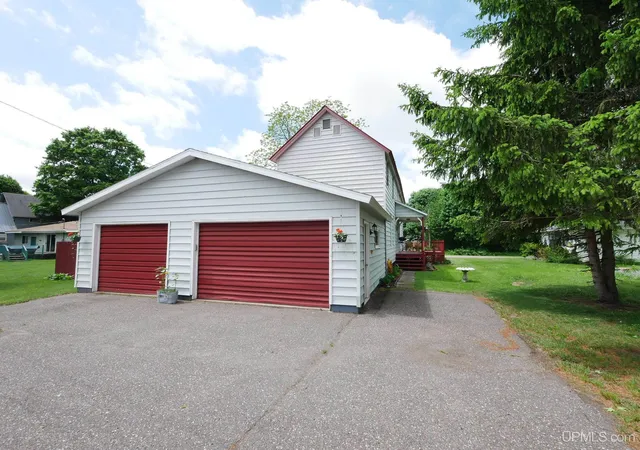 Homes for sale in Calumet, MI | 56844 Rockland St, Calumet, MI 49913 | MLS# 50211254
