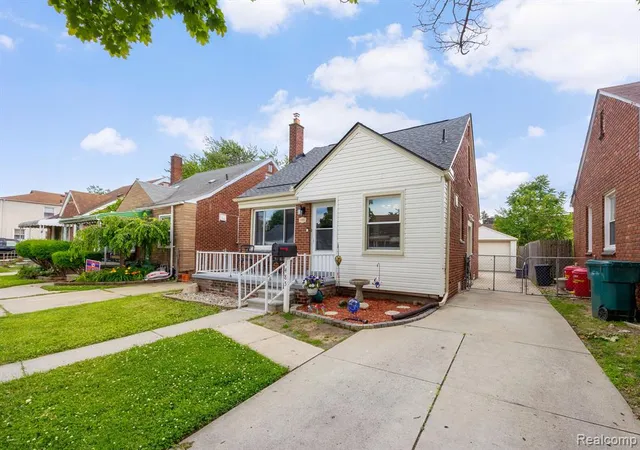 Homes for sale in Lincoln Park, MI | 1485 Cleveland Ave, Lincoln Park, MI 48146 | MLS# 61004573