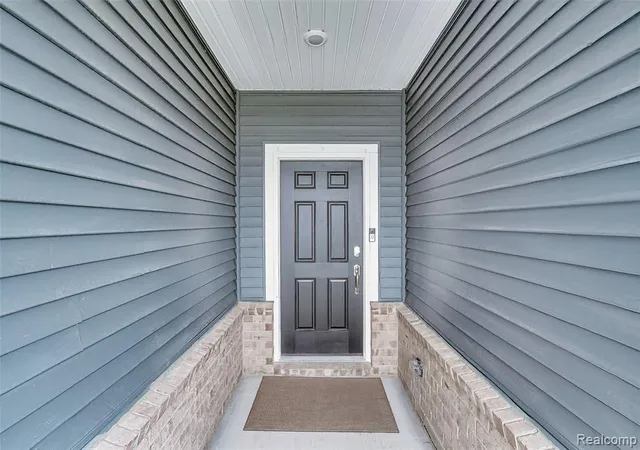 4th image of 4568 Paradise Pkwy, Milford, MI 48381 | MLS# 60989981