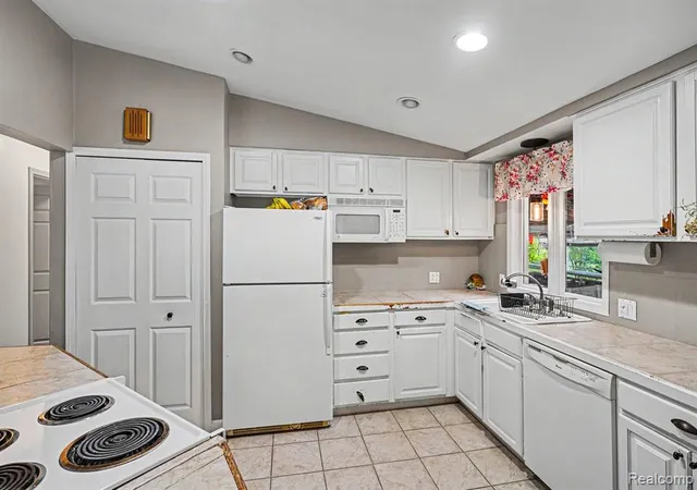 4th image of 205 Fitzner Dr, Davison, MI 48423 | MLS# 61005379
