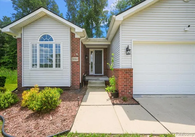 3rd image of 29561 S Pine Grove Dr, New Boston, MI 48164 | MLS# 61009109