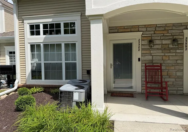 Photo 3 of Condo for sale at 25588 Sun Sail Ct, Harrison Township, MI 48045 | MLS# 61017715 | Listing updated on 2026-08-20