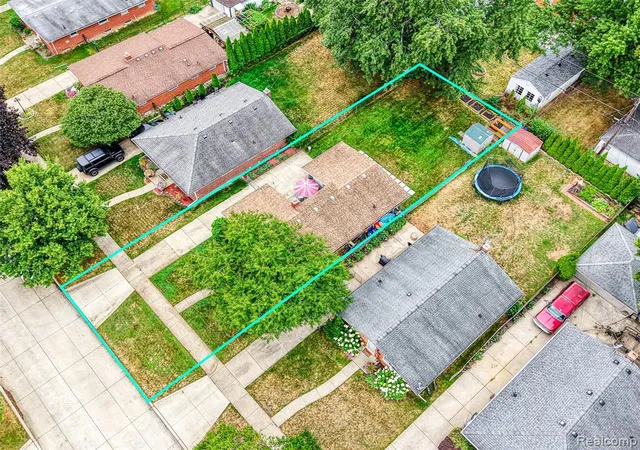 Photo 2 of Sale Pending at 18549 Milburn St, Livonia, MI 48152 3351 | MLS# 61022916 | Listing updated on 2026-08-25
