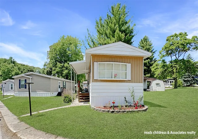 Homes for sale in Rockford, MI | 4443 Cedar Wood St, Rockford, MI 49341 | MLS# 70541029