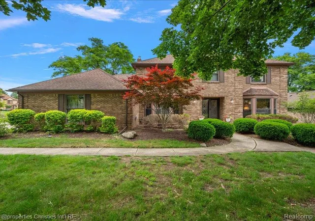 Photo 2 of Sale Pending at 38696 Wakefield Ct, Northville, MI 48167 8957 | MLS# 61006119 | Listing updated on 2026-09-09