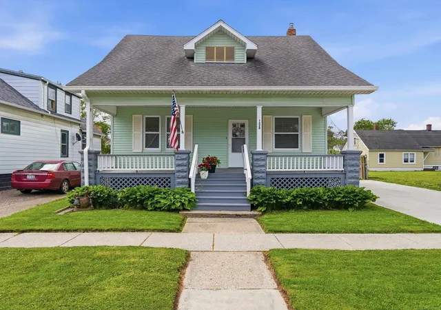 Homes for sale in Port Huron, MI | 1328 Wells St, Port Huron, MI 48060 | MLS# 50211698