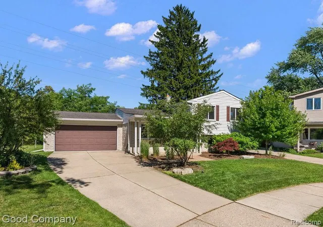 Homes for sale in Royal Oak, MI | 3026 Linwood Ct, Royal Oak, MI 48073 | MLS# 61003400