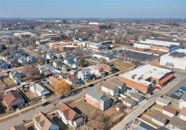 Listing Photo 2 - Condo for sale in building located at 1488 17th St, Detroit, MI 48216 - Unit #