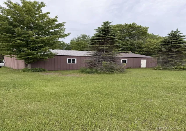 Homes for sale in Shingleton, MI | E12437 M28 Hwy, Shingleton, MI 49884 | MLS# 50171422