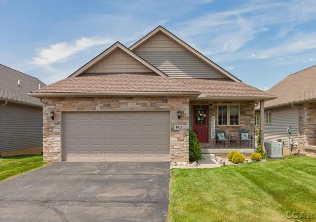 Homes for sale in Tecumseh, MI | 1029 Ridgeview Dr, Tecumseh, MI 49286 | MLS# 50210500
