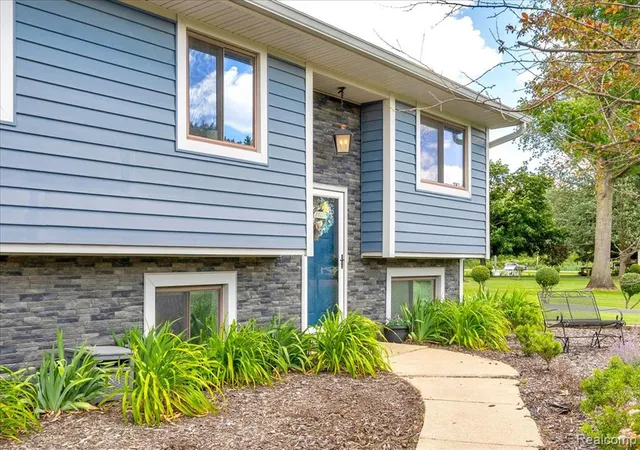5th image of 27520 West Rd, New Boston, MI 48164 | MLS# 60941532