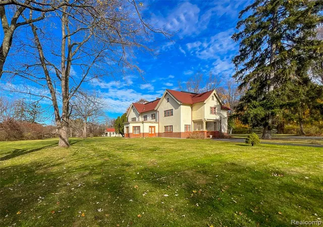 Homes for sale in Bloomfield Hills, MI | 5044 Charing Cross Rd, Bloomfield Hills, MI 48304 | MLS# 60996986