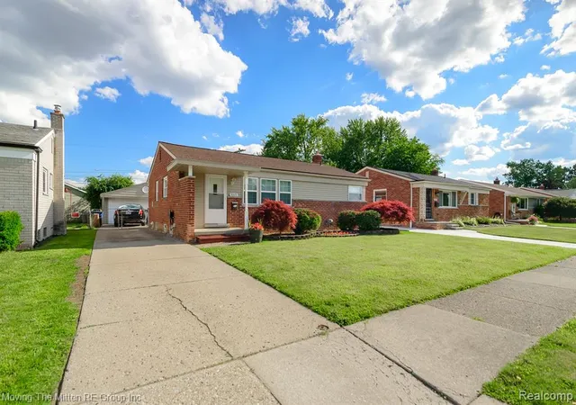 2nd image of 33115 Anita Dr, Westland, MI 48185 | MLS# 61005537