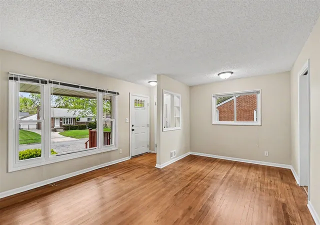5th image of 2421 Barstow Rd, Lansing, MI 48906 | MLS# 70530304