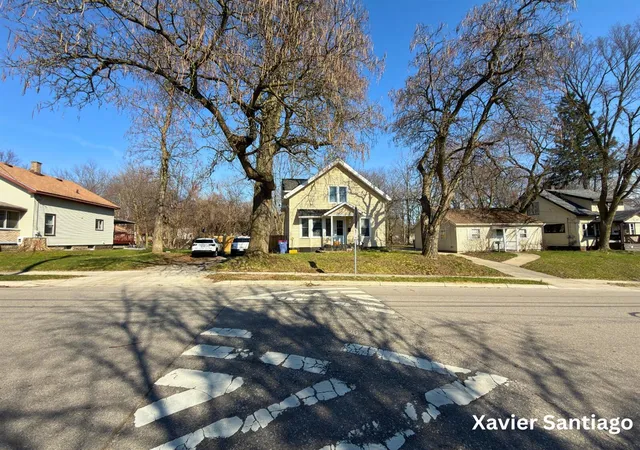 Photo 4 of Single family home for sale at 1128 Emerald Ave, Grand Rapids, MI 49503 | MLS# 70524293 | Listing updated on 2026-08-14