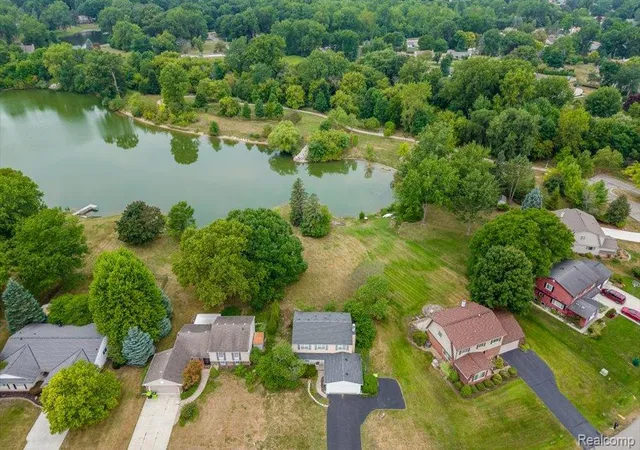 2nd image of 23067 Heatherbrae Wy, Novi, MI 48375 | MLS# 61020511