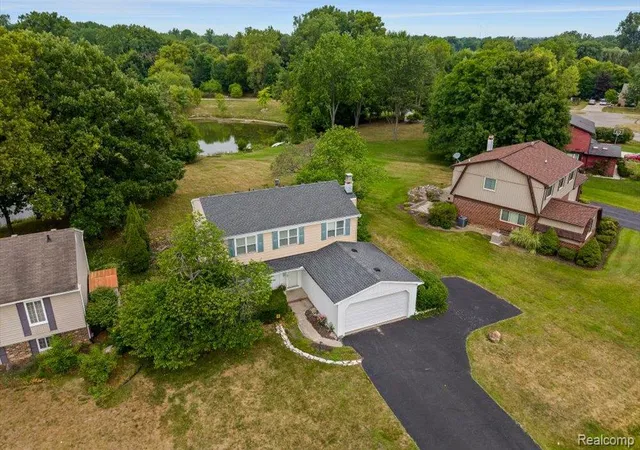 4th image of 23067 Heatherbrae Wy, Novi, MI 48375 | MLS# 61020511