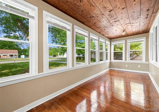 Photo 3 of Single family home for sale at 4697 Kingston St, Dearborn Heights, MI 48125 3241 | MLS# 61023688 | Listing updated on 2026-09-12
