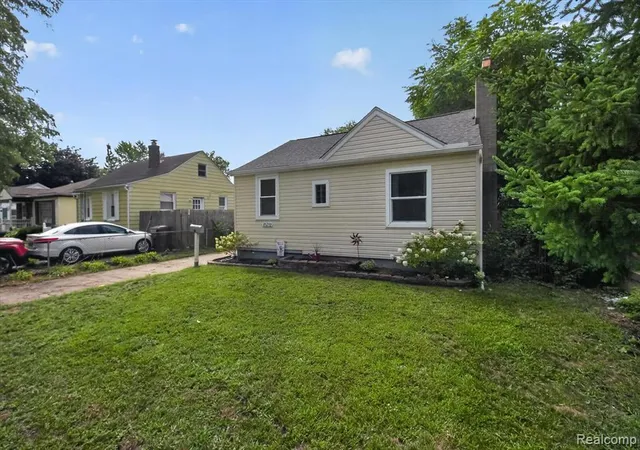 Photo 2 of Single family home for sale at 35259 Currier St, Wayne, MI 48184 | MLS# 61020975 | Listing updated on 2026-08-13
