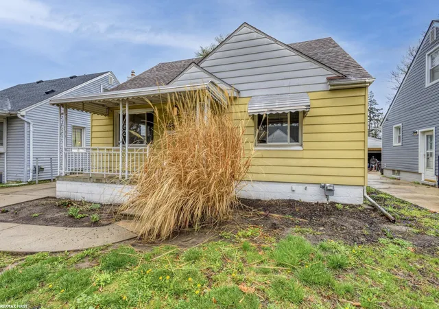 3rd image of 26308 Culver St St, Saint Clair Shores, MI 48081 | MLS# 50205278