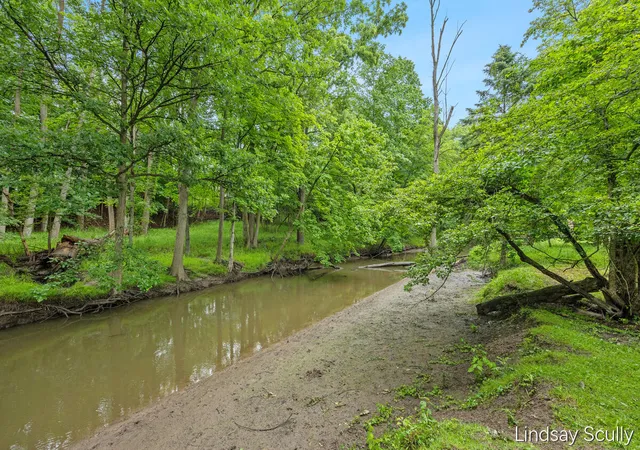 Photo 4 of Single family home for sale at 1955 Millbank St, Grand Rapids, MI 49508 | MLS# 70545989 | Listing updated on 2026-08-31