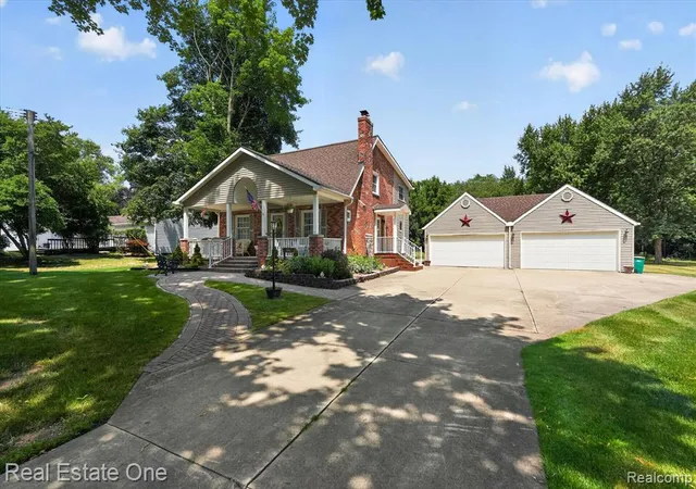 Photo 3 of Single family home for sale at 31600 Trestain St, Farmington Hills, MI 48336 | MLS# 61020579 | Listing updated on 2026-08-30