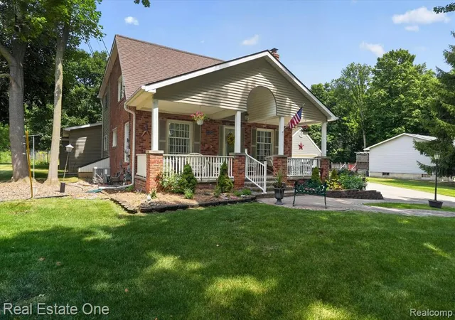 Photo 5 of Single family home for sale at 31600 Trestain St, Farmington Hills, MI 48336 | MLS# 61020579 | Listing updated on 2026-08-30