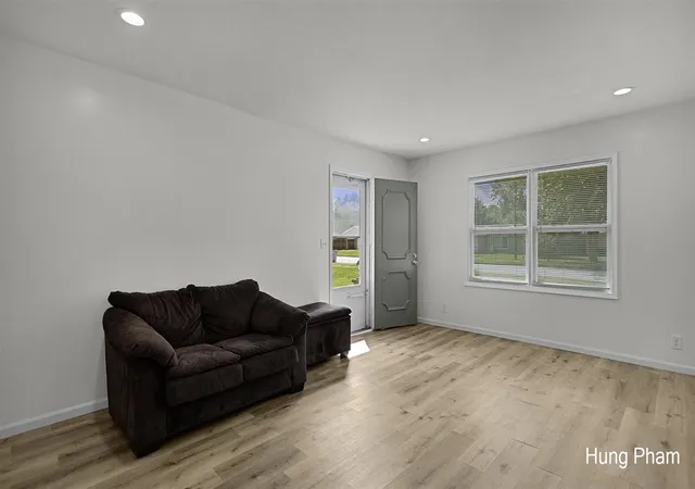 5th image of 1717-1719 Se 52Nd St, Kentwood, MI 49508 | MLS# 70554431