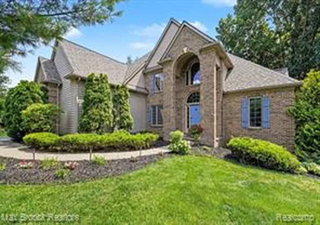 Homes for sale in Clarkston, MI | 9843 Oak Valley Dr, Clarkston, MI 48348 | MLS# 61009555