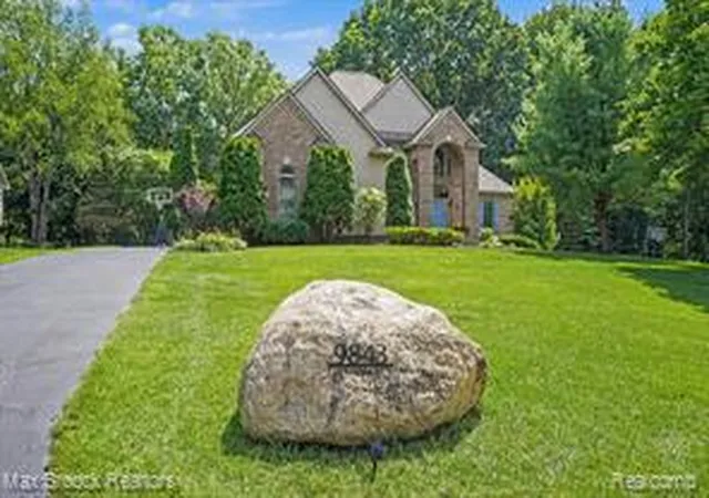 Homes for sale in Clarkston, MI | 9843 Oak Valley Dr, Clarkston, MI 48348 | MLS# 61009555