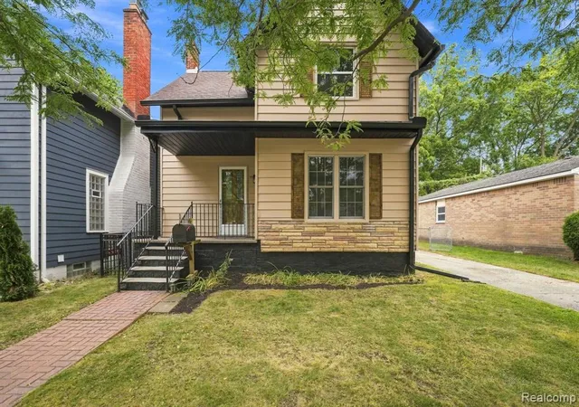 3rd image of 99 South Ave, Mount Clemens, MI 48043 | MLS# 61021832
