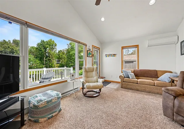 4th image of 731 Beechwood Dr, Delton, MI 49046 | MLS# 70549353