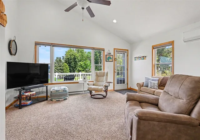 5th image of 731 Beechwood Dr, Delton, MI 49046 | MLS# 70549353